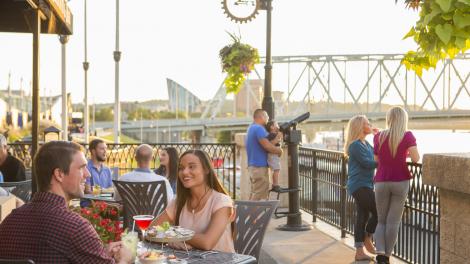 Al fresco dining with water views at Newport on the Levee entertainment complex