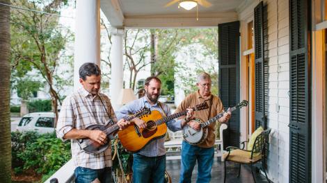 Des musiciens à l’œuvre lors d’une « porch party » à Charleston