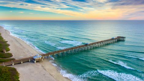 A beautiful day at the Juno Beach Pier
