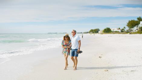 A romantic moment on one of the area’s white-sand island beaches