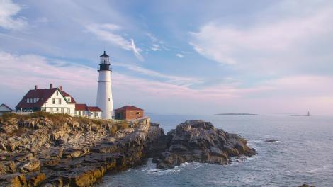 Faro de Portland con vistas a Casco Bay en Cape Elizabeth, Maine Faro de Portland con vistas a Casco Bay en Cape Elizabeth, Maine