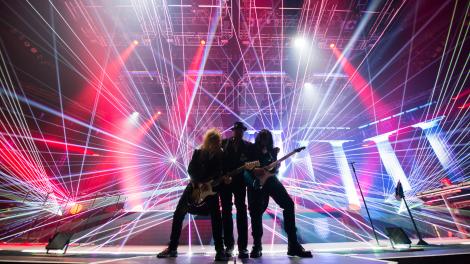 Una presentación de la Trans Siberian Orchestra, una banda de rock con tendencias clásicas Una presentación de la Trans Siberian Orchestra, una banda de rock con tendencias clásicas