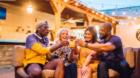 在路易斯安那州巴頓魯治的三輪莊園，啜飲佐以當地秘方的獨特雞尾酒