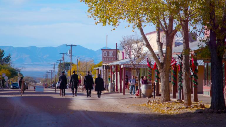 Acteurs participant à une reconstitution western dans les rues de Tombstone, Arizona