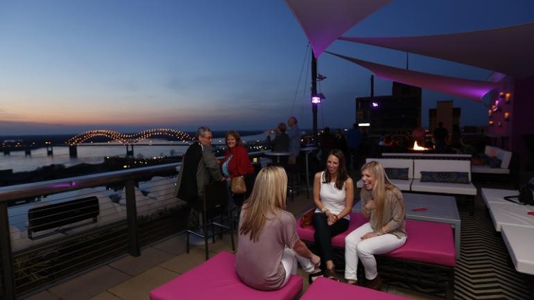 Anochecer en la Sky Terrace del Madison Hotel