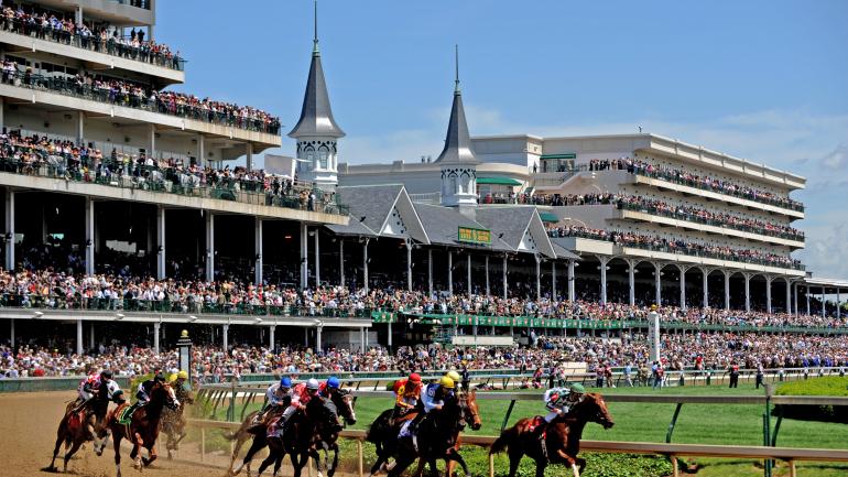 Desde la fila de los millonarios hasta el centro del campo, los espectadores pueden experimentar una serie de diferentes opciones en Churchill Downs.