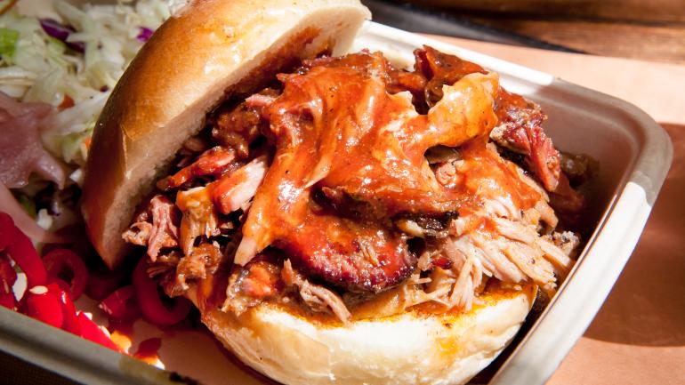 マイティ・クィンズ BBQ - ニューヨーク州ニューヨーク市