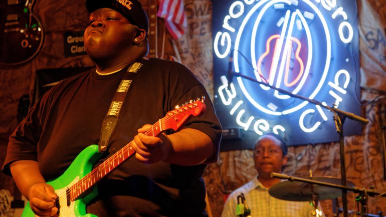 Bluesman Christone “Kingfish” Ingram performing at Ground Zero Blues Club