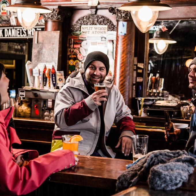 Probando cervezas en Gold Pan Saloon en Breckenridge