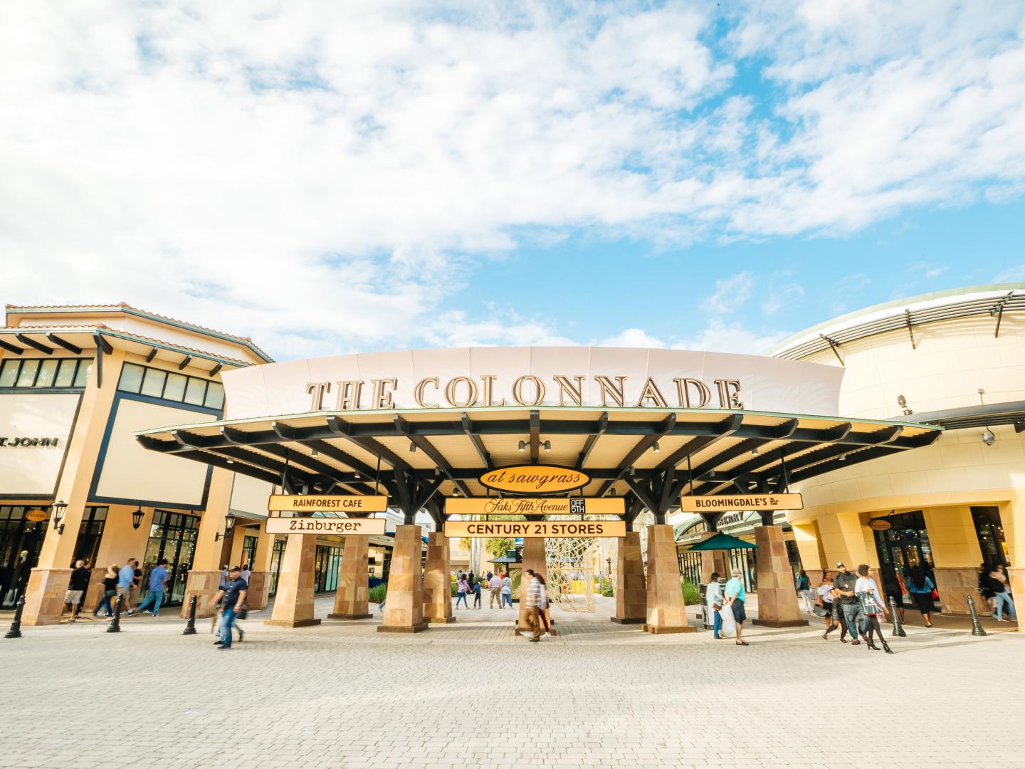 El outlet The Colonnade en Sawgrass Mills en Sunrise, Florida