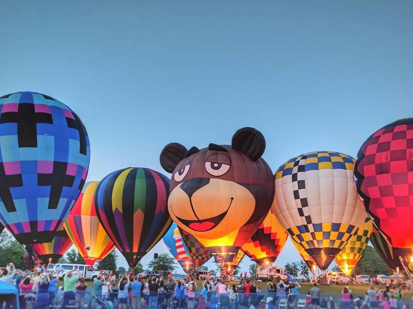 Hot air balloons at Balloons over Bavarian Inn