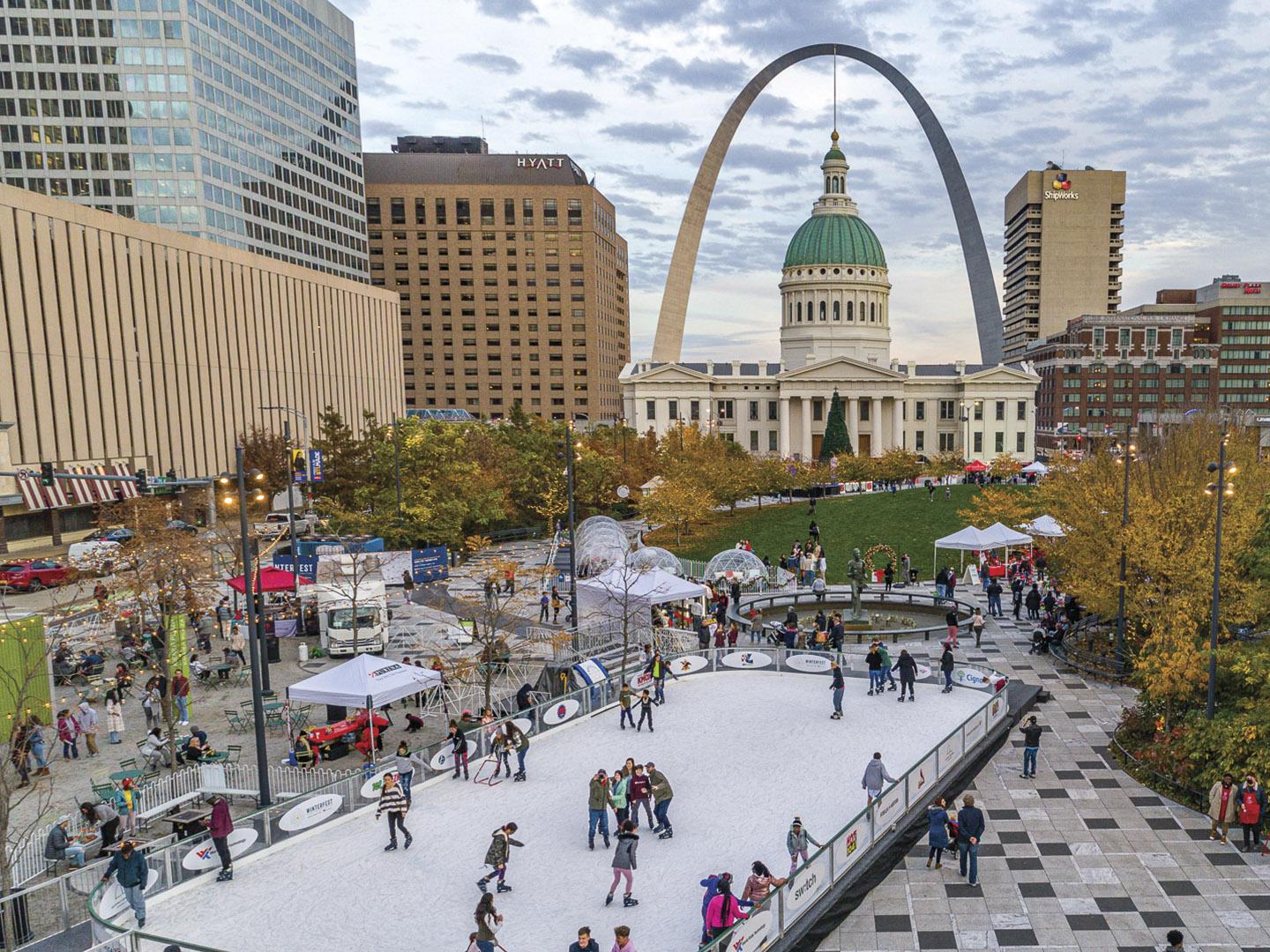 Patinage sur glace pendant le Winterfest à Saint-Louis, Missouri