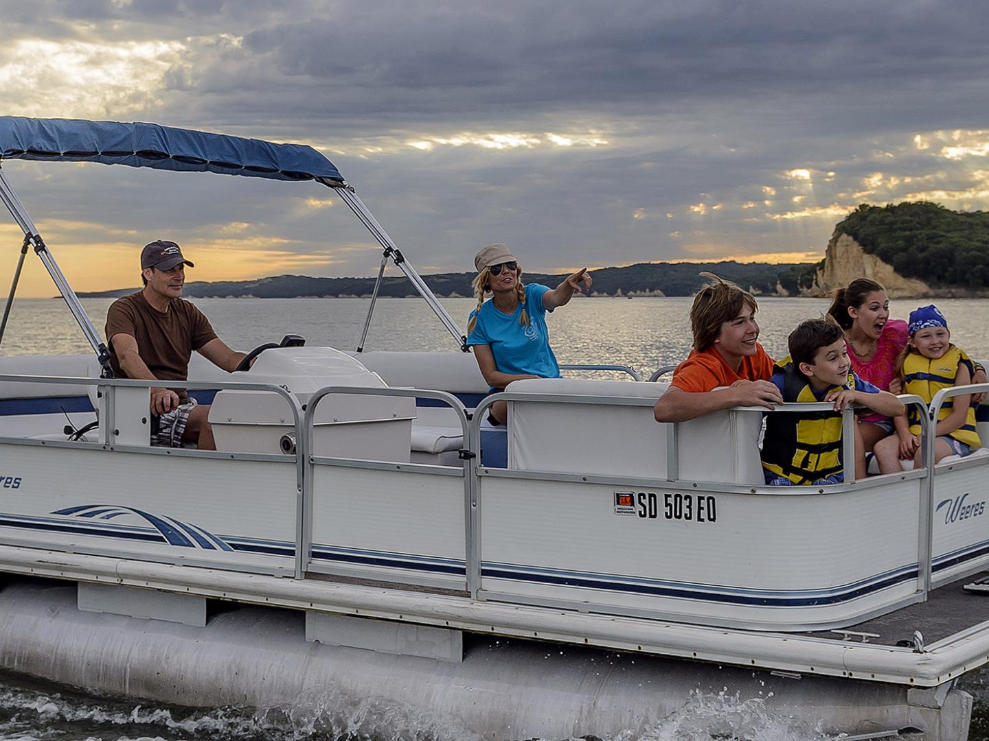 Boating on Lewis and Clark Lake