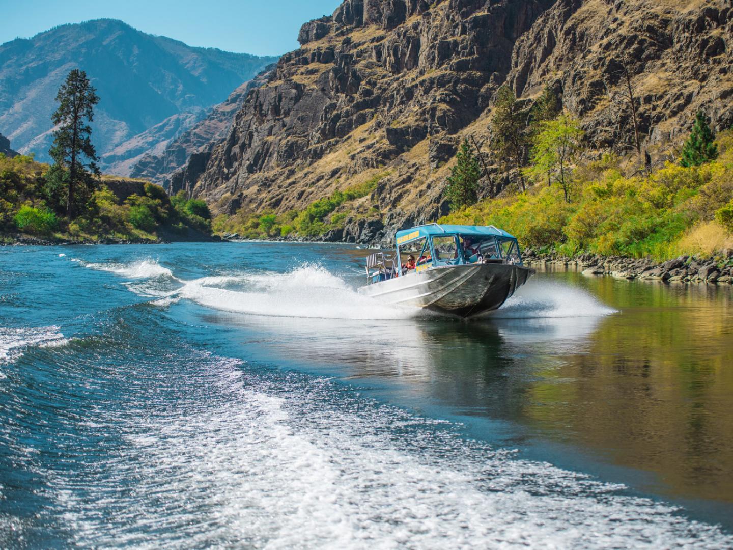乘船游览赫尔斯峡谷
