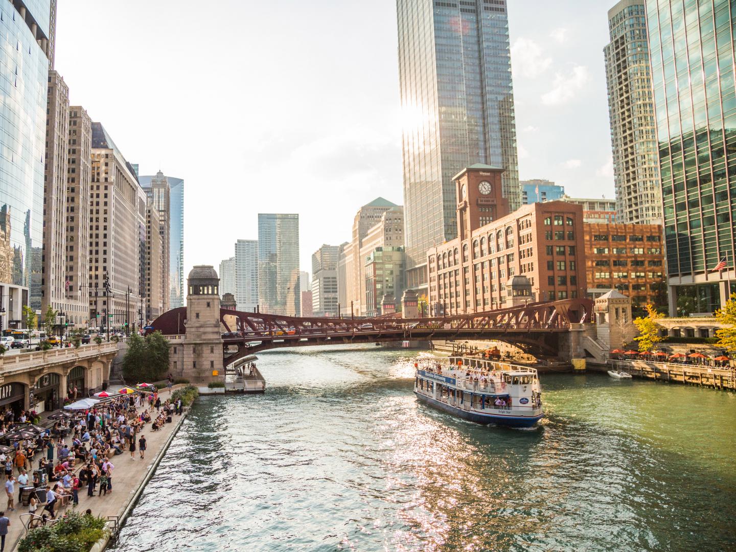 Vista de Chicago, Illinois, desde el paseo costero de la ciudad