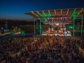 Live music at RiverEdge Park on the Fox River