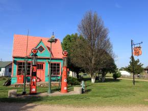 Antigua gasolinera en Red Oak II Antigua gasolinera en Red Oak II