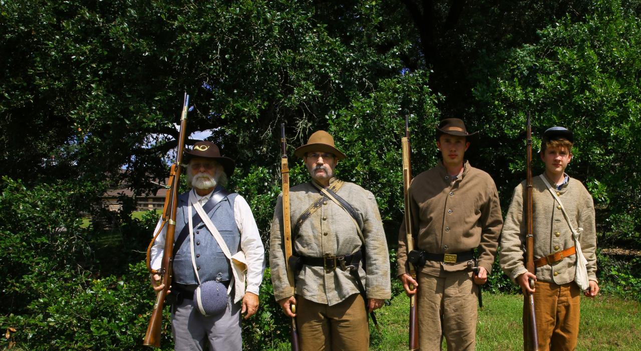 Recreación de la Guerra Civil en Forts Randolph and Buhlow State Historic Site en Pineville, Luisiana 