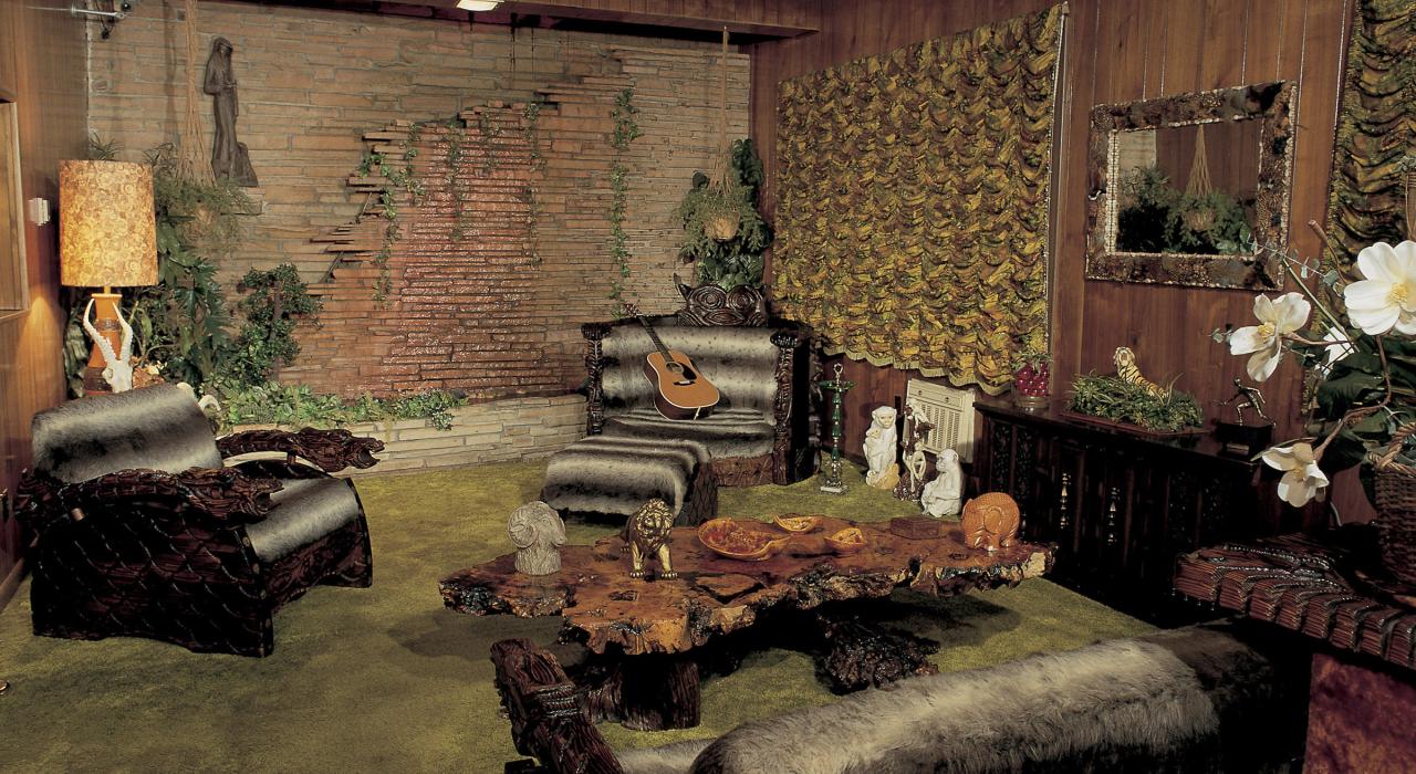 La habitación Jungle Room en Graceland en Memphis, Tennessee