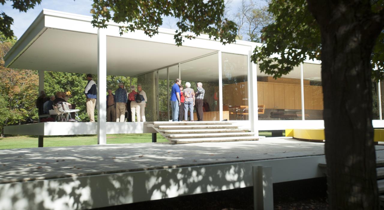 The Mies van der Rohe-designed Farnsworth House