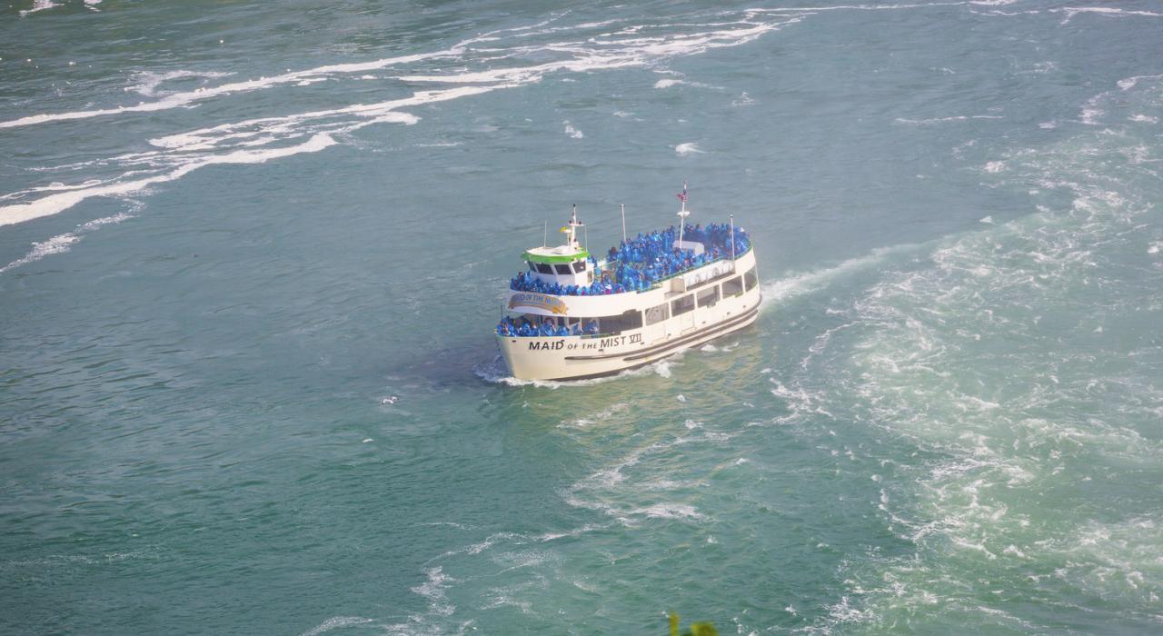 Maid of the Mist boat tour at Niagara Falls State Park
