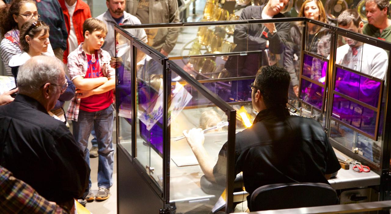 Demonstration Corning Museum of Glass