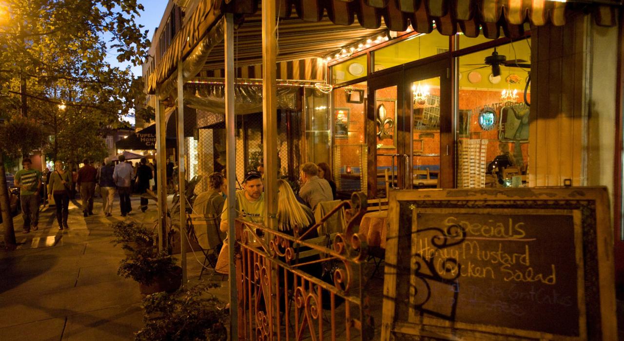 Evening dining at Tupelo Honey Café