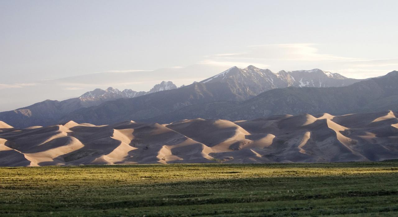 Una extensa diversidad de praderas, dunas y montañas