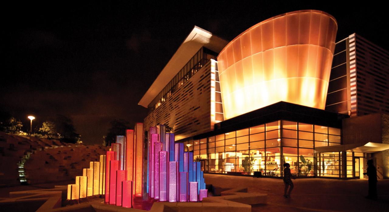 Outside the Muhammad Ali Center, home to the museum celebrating the city’s legendary boxer