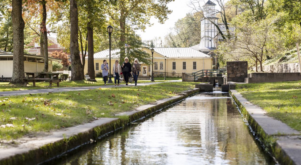 Taking a walk through Berkeley Springs, West Virginia
