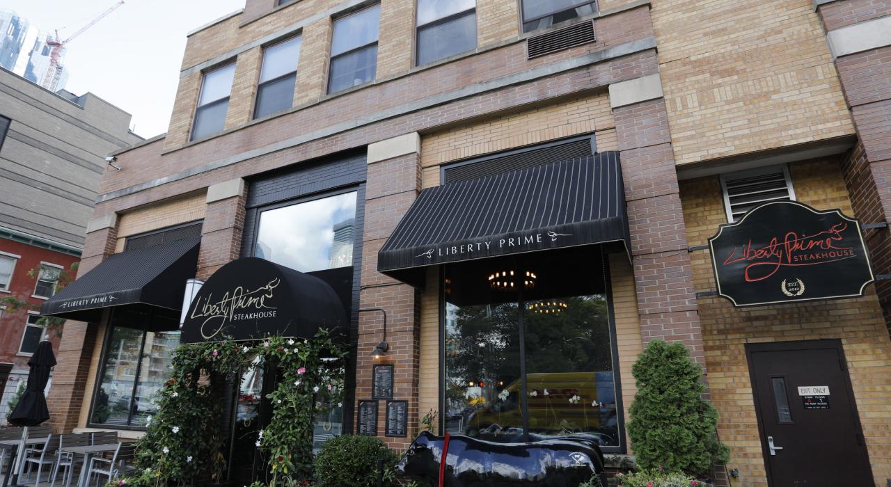 新泽西州泽西市 Liberty Prime Steakhouse 餐厅外