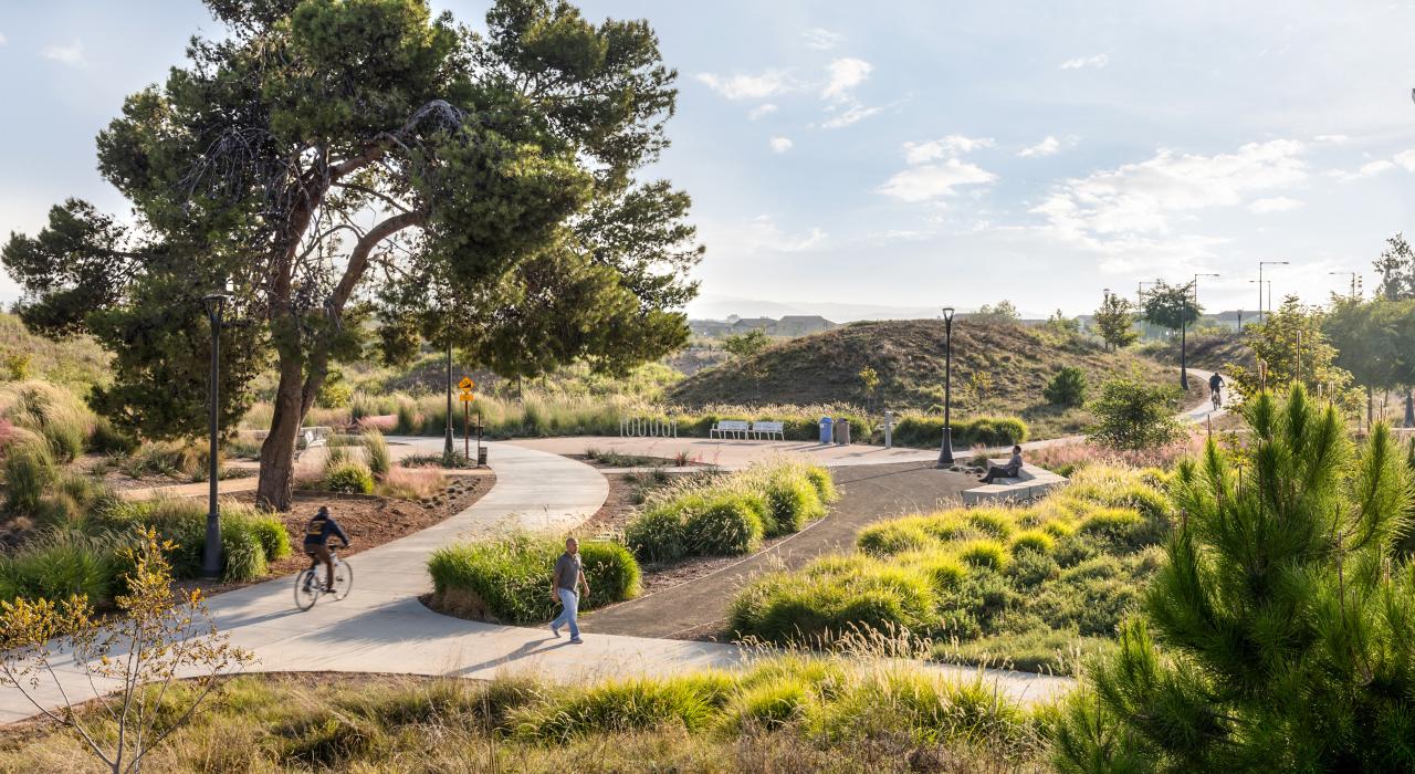 Verdant trails at sports and recreation complex Great Park