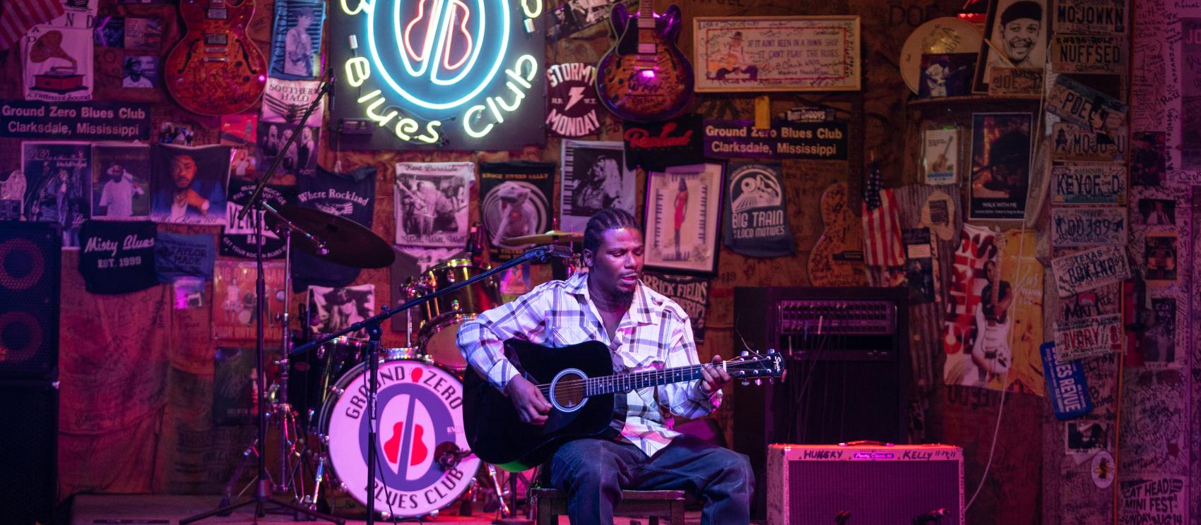 Live performances at Ground Zero Blues Club